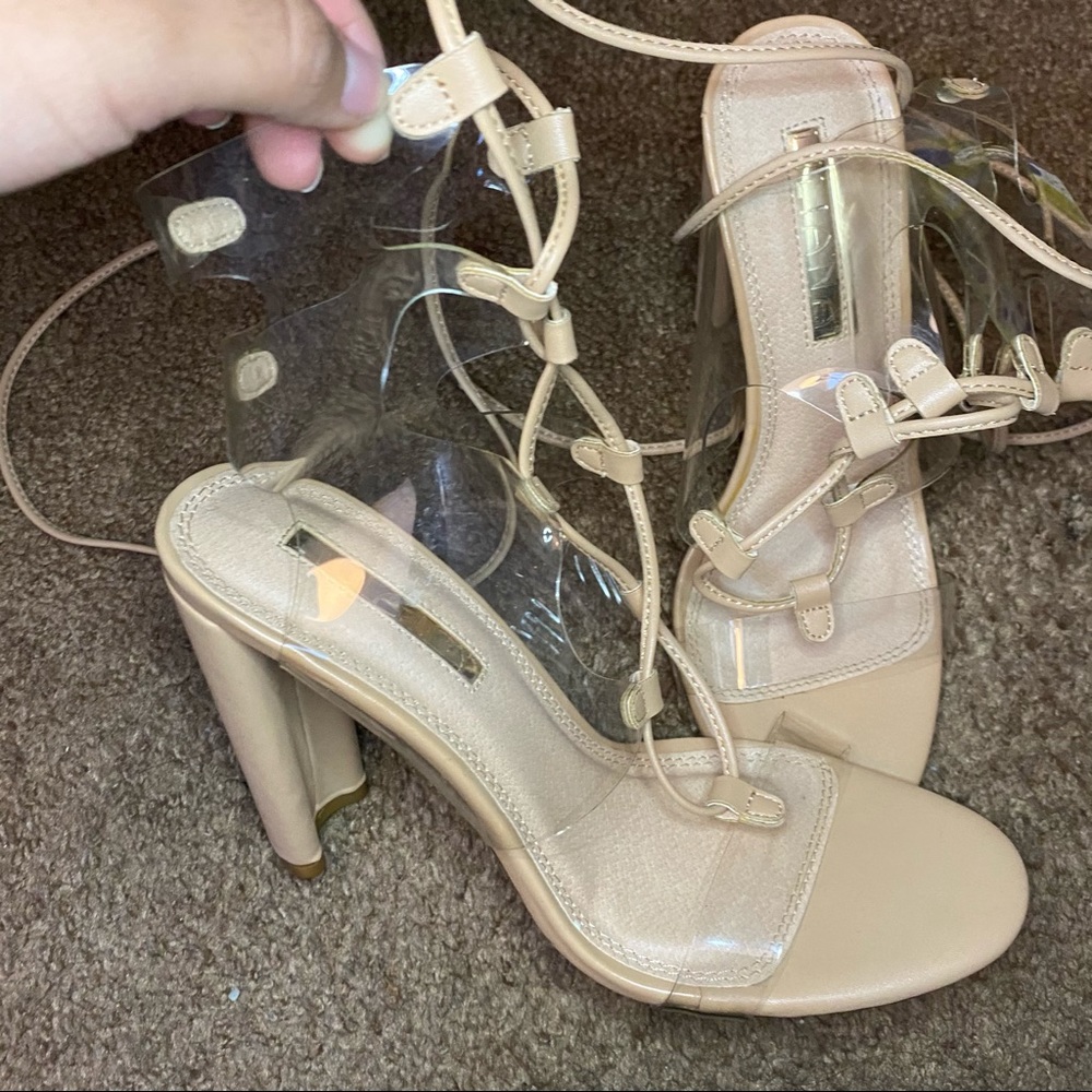 Nude heels 7.5